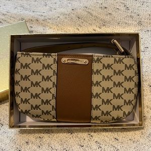 Michael Kors Logo Belt Bag (S/M)